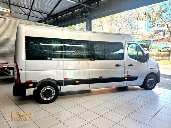 RENAULT MASTER 2.3 DCI DIESEL MINIBUS EXECUTIVE 16L L3H2 3P MANUAL